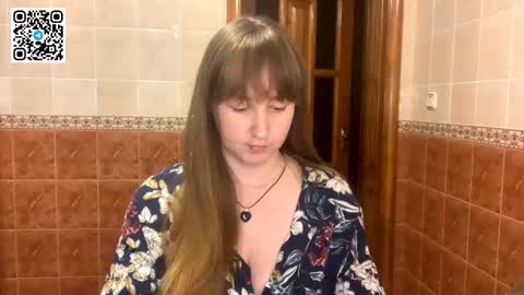 Snapshot of maroonmoon_ chatting on September 18, 2025, 7:38 pm Miriam online show from September 18, 2025, 7:38 pm