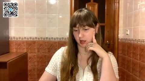 Snapshot of maroonmoon_ chatting on October 10, 2025, 7:46 pm Miriam online show from October 10, 2025, 7:46 pm