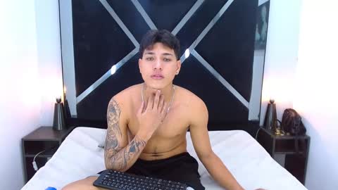 Snapshot of marquino_ chatting on December 22, 2025, 7:11 pm Marquinoo online show from December 22, 2025, 7:11 pm