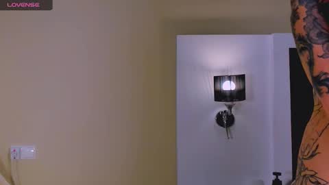 Mari online show from October 6, 2025, 6:22 am