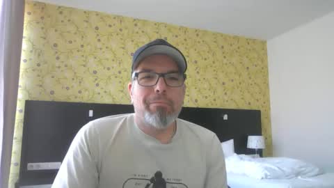 marriedcock1980 online show from September 20, 2025, 11:33 am