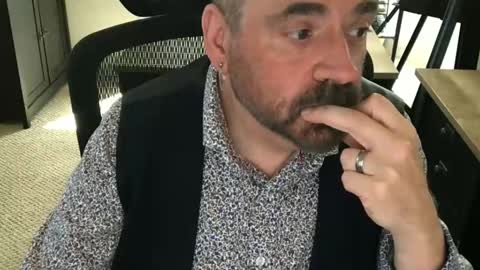 MarriedCouple online show from September 28, 2025, 3:39 pm