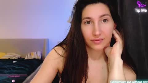 marrycolins online show from March 8, 2026, 3:32 am