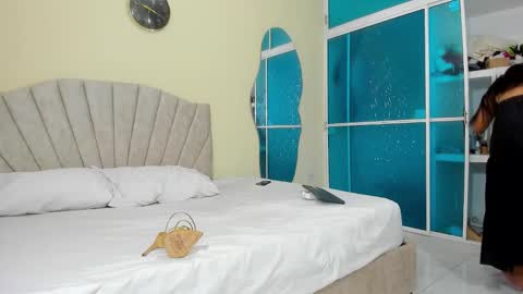 marsmith_1 online show from February 15, 2026, 11:23 pm