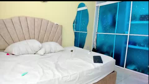 marsmith_1 online show from July 19, 2026, 5:38 pm