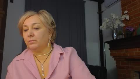 Snapshot of marta_wils chatting on October 11, 2025, 12:32 am marta_wils online show from October 11, 2025, 12:32 am
