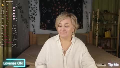 Snapshot of marta_wils chatting on October 16, 2025, 2:01 am marta_wils online show from October 16, 2025, 2:01 am