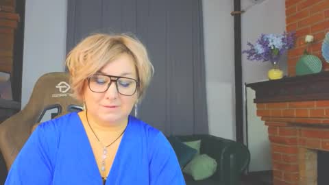 marta_wils online show from November 18, 2025, 5:23 am