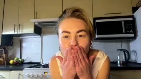 Marta online show from April 1, 2026, 8:39 pm