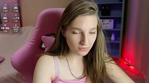 Snapshot of marthalune chatting on October 11, 2025, 10:14 am Martha online show from October 11, 2025, 10:14 am