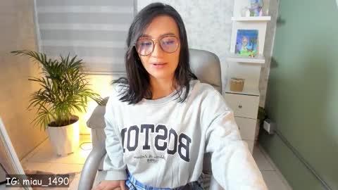 Snapshot of martiiinaa_ chatting on November 7, 2025, 6:35 am Martina online show from November 7, 2025, 6:35 am