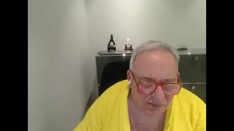 martin_1947 online show from February 8, 2025, 9:15 pm