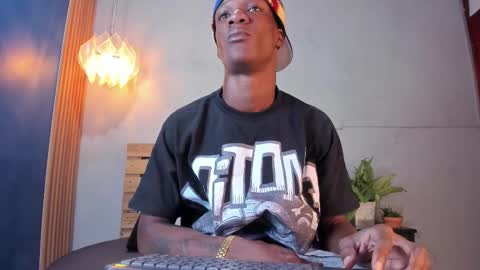 Martin online show from November 22, 2025, 7:24 pm