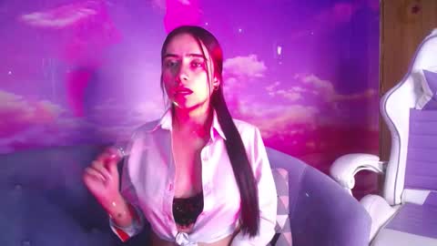 Martina online show from October 7, 2025, 7:55 pm
