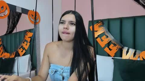 Martina Divine online show from October 30, 2025, 11:33 am