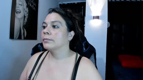   MARTINA   online show from February 5, 2025, 10:55 pm