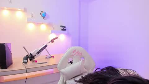   MARTINA   online show from October 18, 2025, 12:50 pm