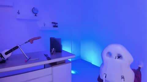   MARTINA   online show from November 5, 2025, 12:49 pm