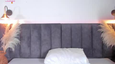 Snapshot of martina_jackson_ chatting on September 19, 2025, 9:15 pm Laura online show from September 19, 2025, 9:15 pm