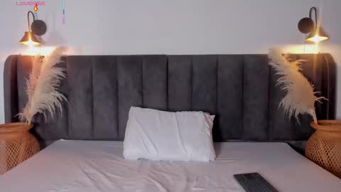 Snapshot of martina_jackson_ chatting on October 10, 2025, 9:47 pm Laura online show from October 10, 2025, 9:47 pm