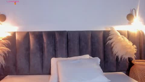 Snapshot of martina_jackson_ chatting on October 22, 2025, 3:18 am Laura online show from October 22, 2025, 3:18 am