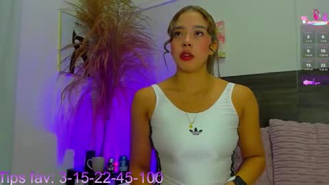 Snapshot of martina_miiller chatting on October 12, 2025, 12:59 pm martina mIIler online show from October 12, 2025, 12:59 pm