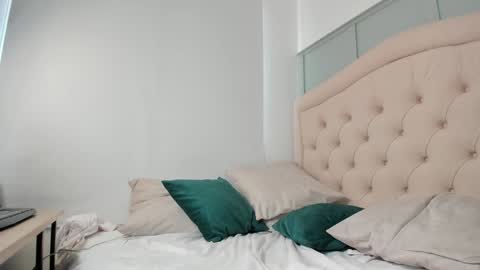 Martina Black online show from February 1, 2025, 7:02 pm