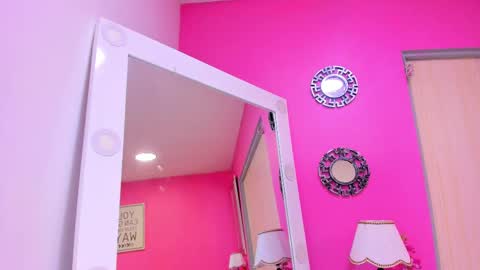 Martina Aldana online show from September 18, 2025, 4:53 pm