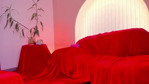 Nina online show from April 29, 2026, 6:36 pm