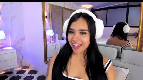Martina Garcia online show from December 10, 2024, 1:43 am