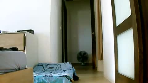 Play with me I obey I promise  online show from October 5, 2025, 11:41 am