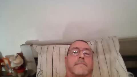 Snapshot of martinb62 chatting on October 1, 2025, 9:54 pm Hotguy61 online show from October 1, 2025, 9:54 pm