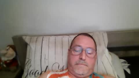 Snapshot of martinb62 chatting on October 3, 2025, 8:17 pm Hotguy61 online show from October 3, 2025, 8:17 pm