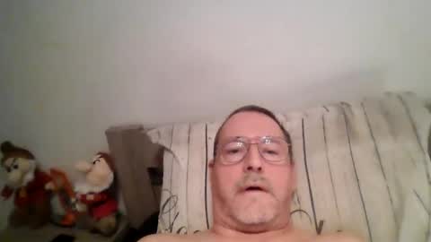 Snapshot of martinb62 chatting on October 15, 2025, 11:16 pm Hotguy61 online show from October 15, 2025, 11:16 pm