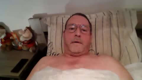 Snapshot of martinb62 chatting on October 16, 2025, 9:05 pm Hotguy61 online show from October 16, 2025, 9:05 pm