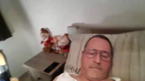 Snapshot of martinb62 chatting on October 17, 2025, 9:28 pm Hotguy61 online show from October 17, 2025, 9:28 pm