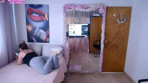 Antonella Martini online show from May 7, 2026, 8:58 pm