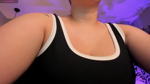 Snapshot of martinnabonnet chatting on December 5, 2024, 10:44 am Martinna Bonnet online show from December 5, 2024, 10:44 am