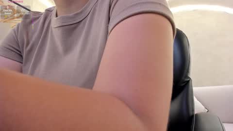 Snapshot of martinnabonnet chatting on September 14, 2025, 10:03 am Martinna Bonnet online show from September 14, 2025, 10:03 am