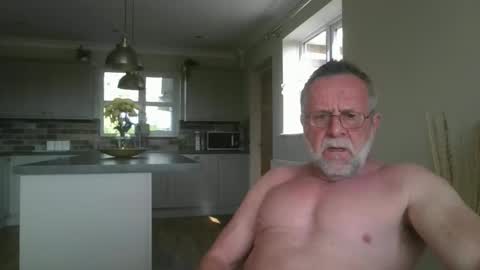 Snapshot of martinrgbxxxx chatting on April 26, 2026, 9:40 am martinrgbxxxx online show from April 26, 2026, 9:40 am