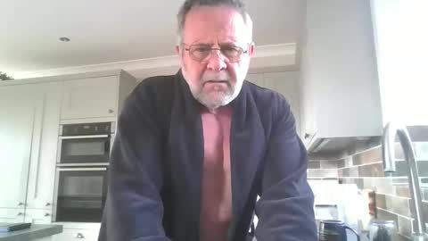 Snapshot of martinrgbxxxx chatting on May 5, 2026, 8:00 am martinrgbxxxx online show from May 5, 2026, 8:00 am