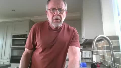 Snapshot of martinrgbxxxx chatting on May 13, 2026, 8:23 am martinrgbxxxx online show from May 13, 2026, 8:23 am
