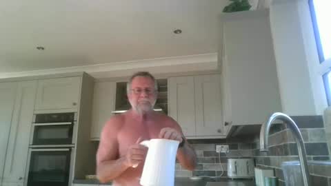 Snapshot of martinrgbxxxx chatting on July 1, 2026, 7:54 am martinrgbxxxx online show from July 1, 2026, 7:54 am