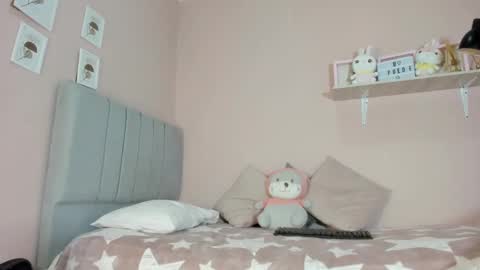 Snapshot of mary_cute9 chatting on October 6, 2025, 12:13 pm mary_cute9 online show from October 6, 2025, 12:13 pm