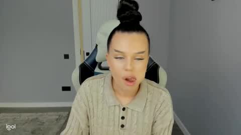 mary_jain13 online show from October 8, 2025, 8:34 am
