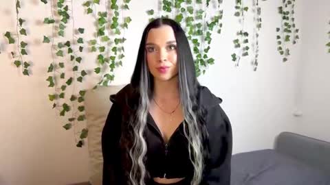 Mary Jenet online show from September 30, 2025, 3:50 pm
