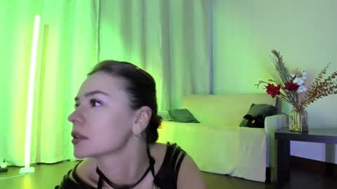 Snapshot of mary_julia chatting on October 21, 2025, 9:48 pm Julia online show from October 21, 2025, 9:48 pm