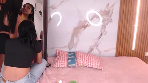 Snapshot of mary_live18 chatting on September 24, 2025, 12:19 pm Hi guys im Mary online show from September 24, 2025, 12:19 pm