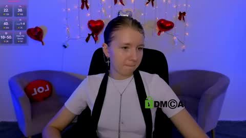 mary_moon__ online show from May 14, 2026, 7:20 pm