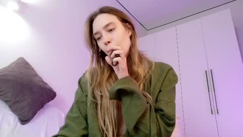 HelIo  Everyone Im MaryWelcome  to my room and  lets have  a good  time  together with me   online show from June 18, 2026, 8:02 pm